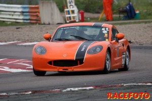 SSK-final på Mantorp Park med Radical & Ginetta.