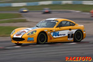 SSK-final på Mantorp Park med Radical & Ginetta.